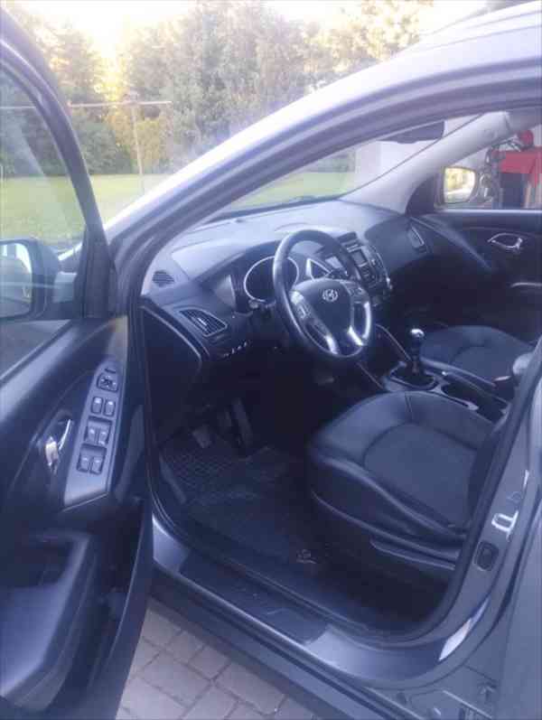 Hyundai ix35 2,0 - foto 8