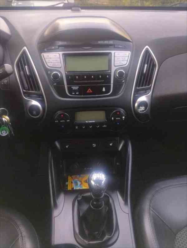 Hyundai ix35 2,0 - foto 10
