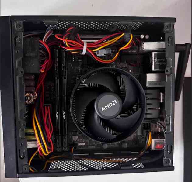 Mini PC Ryzen 3200G, 16 GB RAM - foto 3