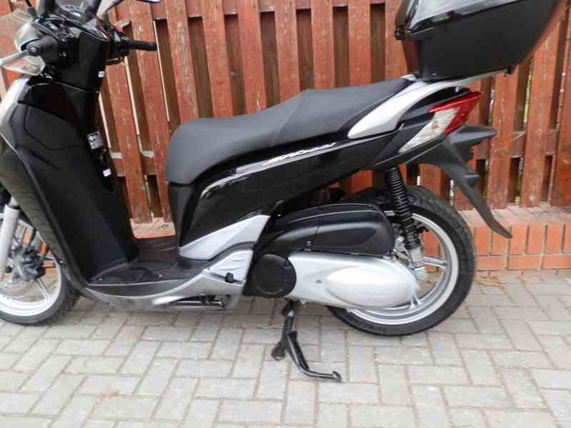 Honda SH 300i (2011) - foto 15