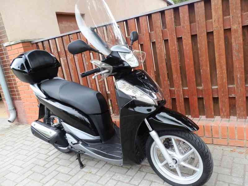 Honda SH 300i (2011) - foto 28