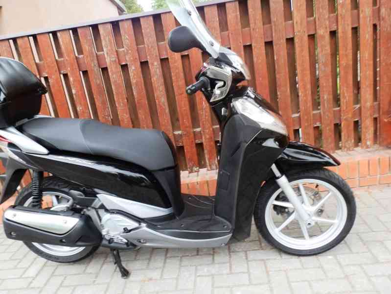 Honda SH 300i (2011) - foto 30