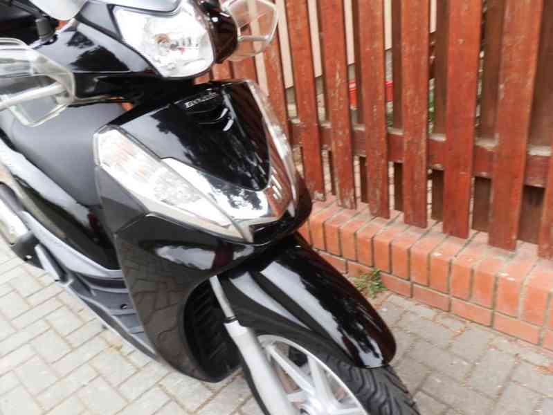 Honda SH 300i (2011) - foto 36