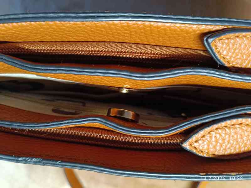 Prodám DÁMSKOU HNĚDOU KABELKU  - foto 6