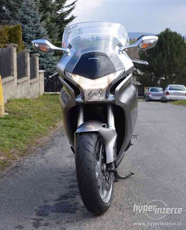 Honda VFR 1200 F - foto 5
