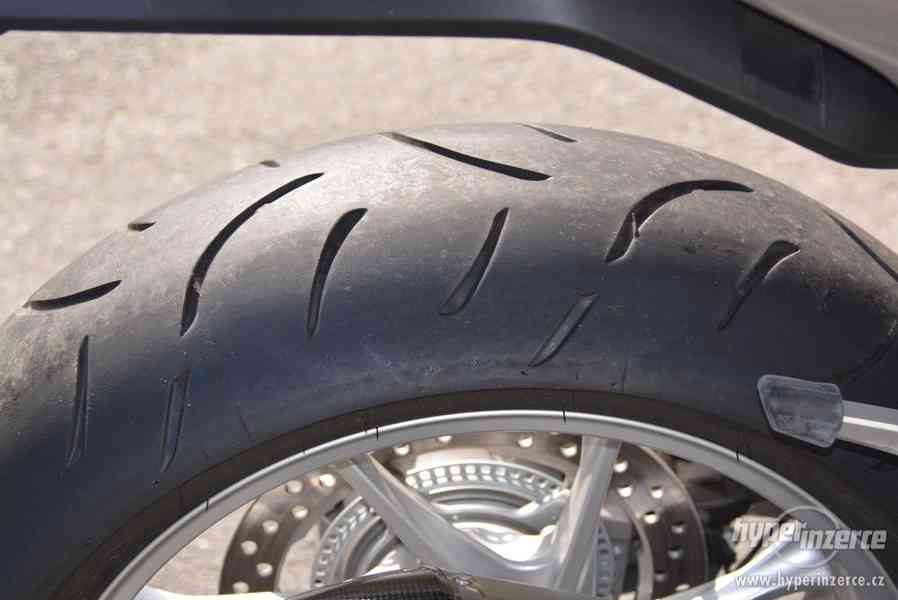 Honda VFR 1200 F - foto 9