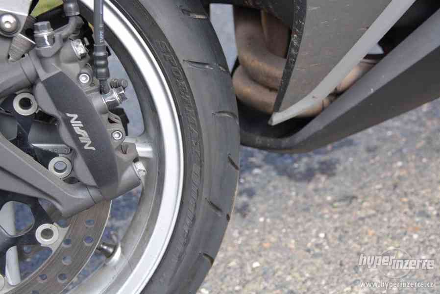 Honda VFR 1200 F - foto 12