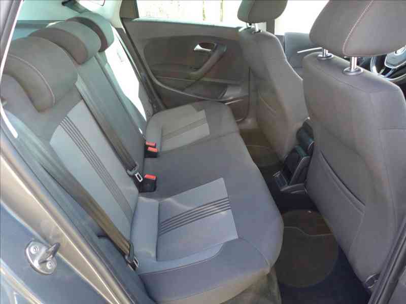 Volkswagen Polo 1,2 TSI HIGHLINE, 2X ALU KOLA - foto 9