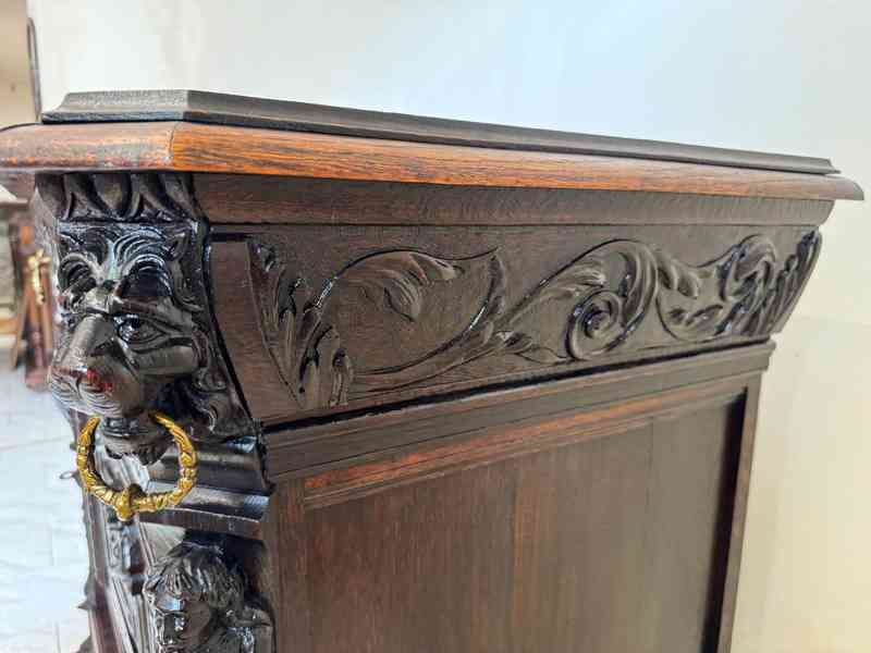 starožitná skříň Mechelen - foto 10