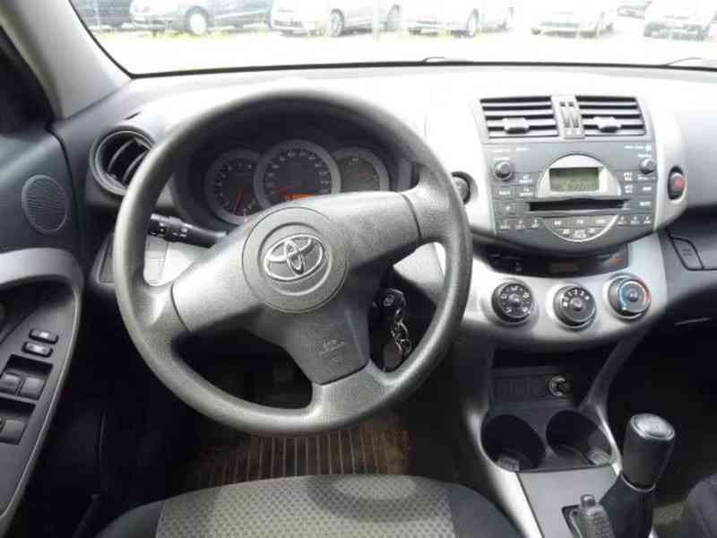 Toyota RAV 4 2,0i benzín 112kw - foto 12