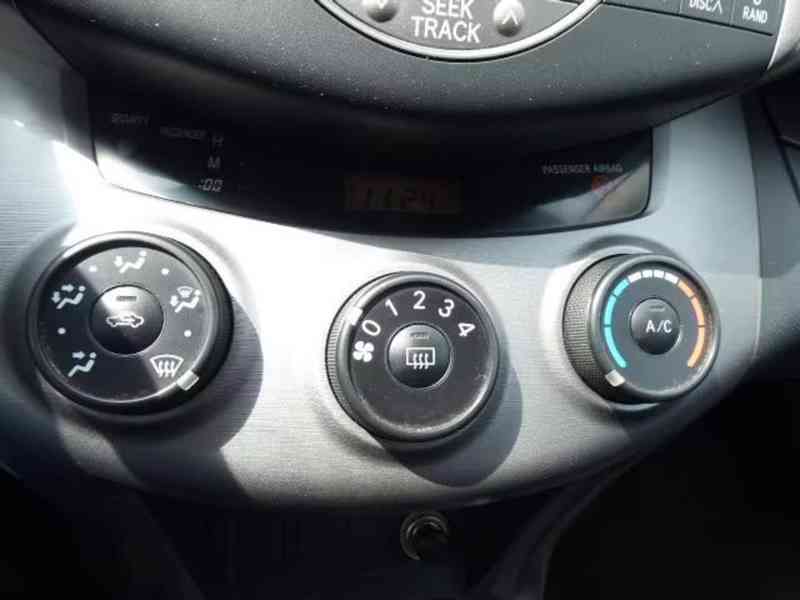Toyota RAV 4 2,0i benzín 112kw - foto 8