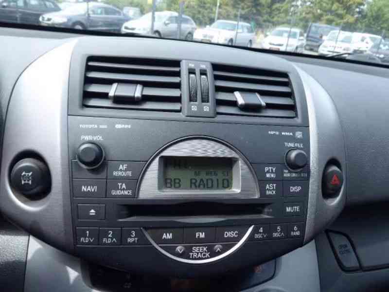 Toyota RAV 4 2,0i benzín 112kw - foto 13