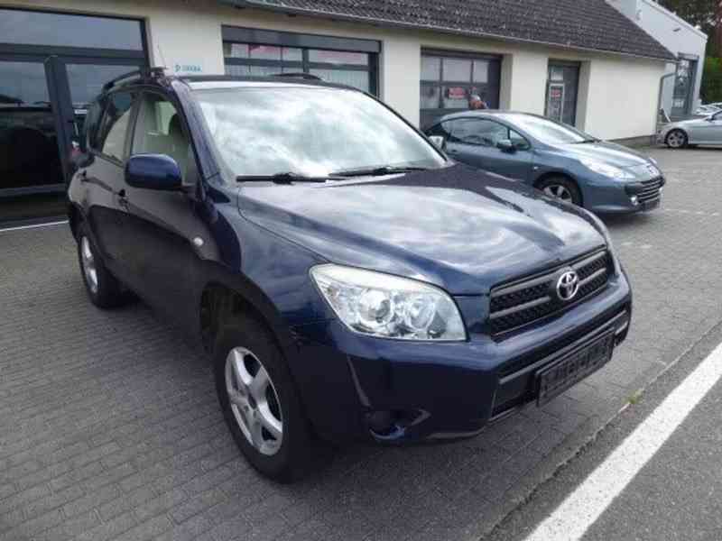 Toyota RAV 4 2,0i benzín 112kw - foto 1