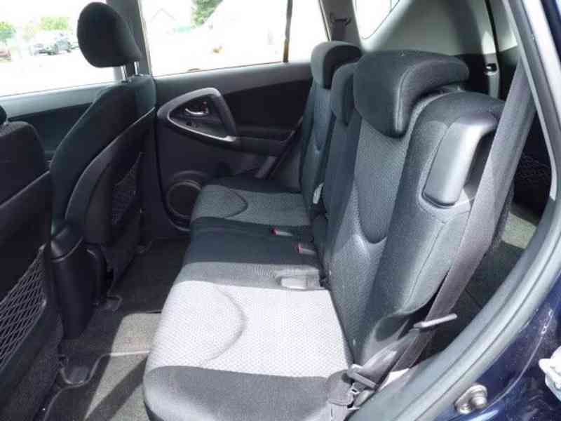 Toyota RAV 4 2,0i benzín 112kw - foto 11