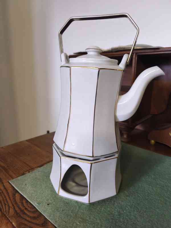 9 kusů porcelánových předmětů - foto 3