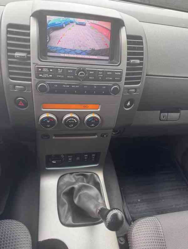 Nissan Pathfinder 2.5 dCi LE 126kw - foto 10