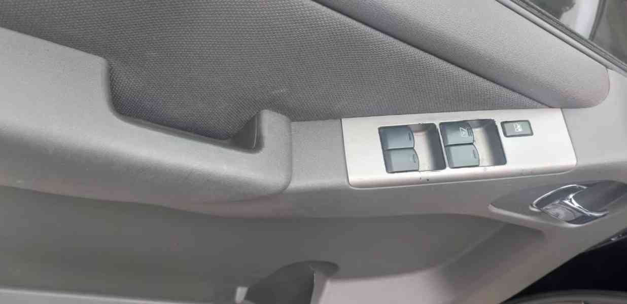 Nissan Pathfinder 2.5 dCi LE 126kw - foto 16