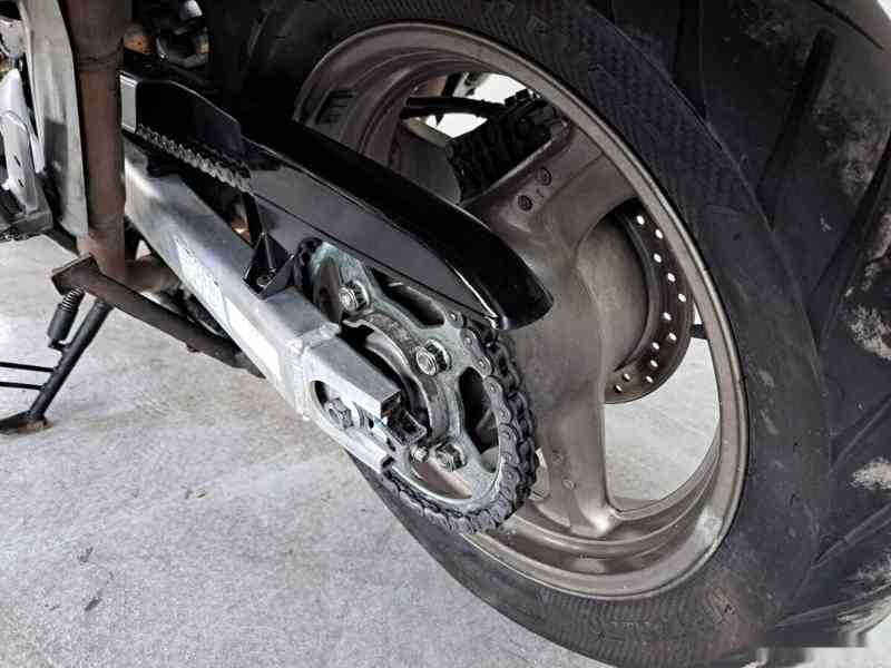 Honda XL 1000V Varadero - foto 11