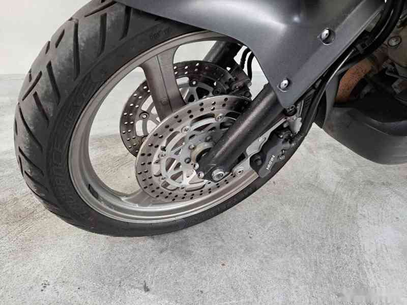 Honda XL 1000V Varadero - foto 10