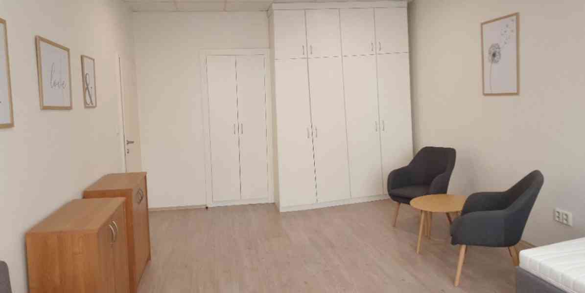 4 místa, dva 2.lůž. pok., 2+1, stud./ml. prac., centrum - foto 6