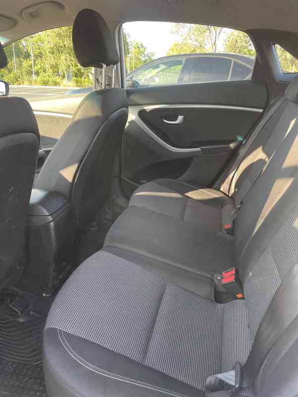 Hyundai i30 Crdi 1,6 rok 2016 STK do 11.1.2028 272000km - foto 4