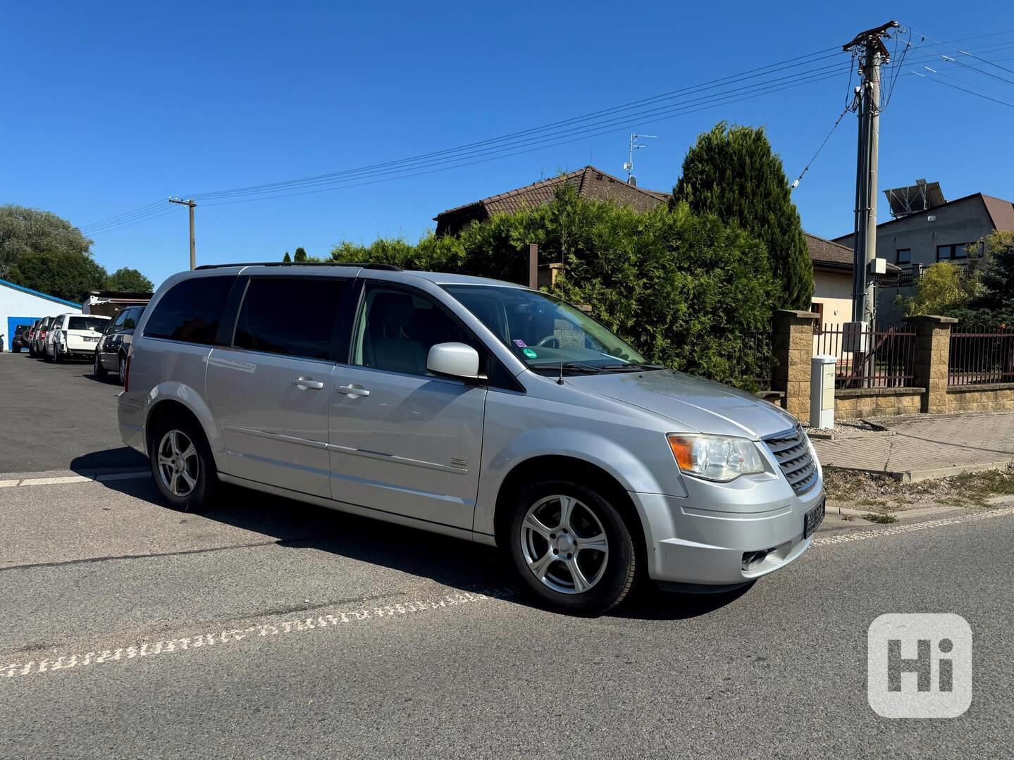 Chrysler Town Country 3.8 6 Stown DVD 2008 - foto 1