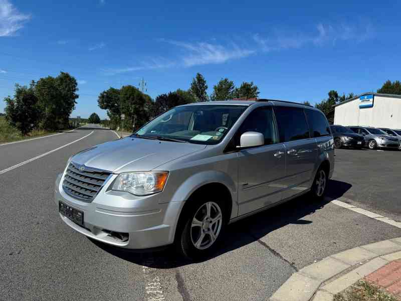 Chrysler Town Country 3.8 6 Stown DVD 2008 - foto 2