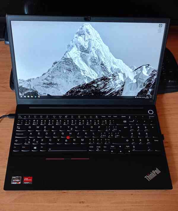 Obrázek k inzerátu: Lenovo ThinkPad E15 Gen2 + Brašna