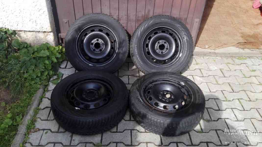 195/65R15 NOKIAN zimní pneu a disky 6x15 5x108 52,5 - foto 14