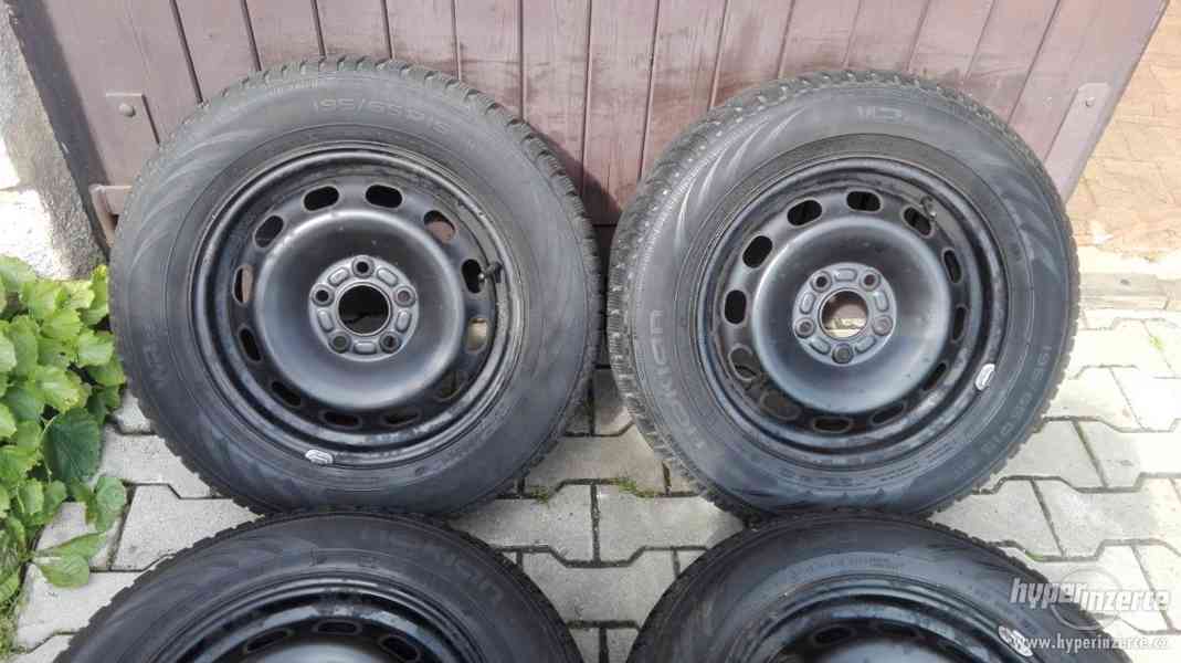 195/65R15 NOKIAN zimní pneu a disky 6x15 5x108 52,5 - foto 15