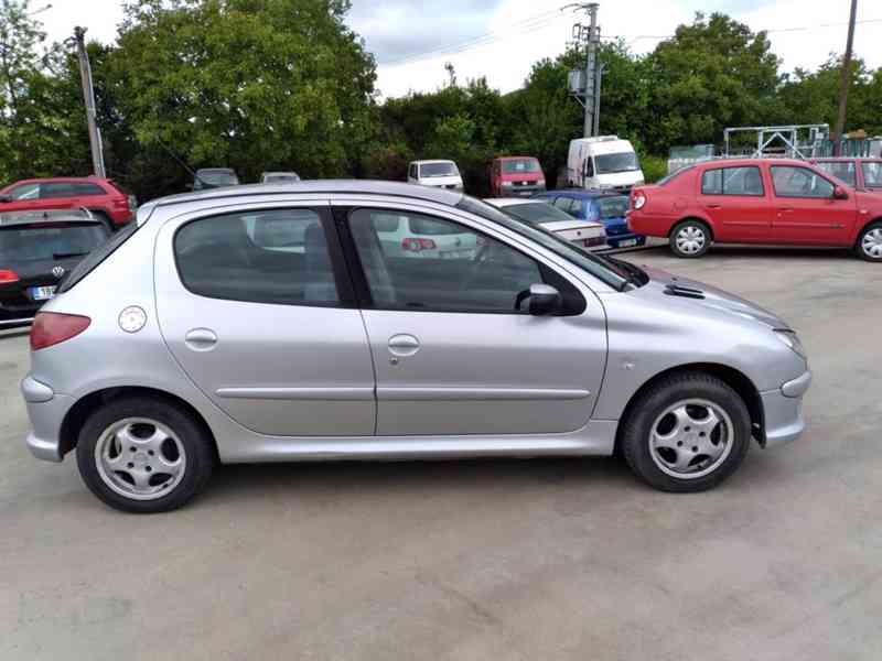 PEUGEOT 206 1.4 HDI - foto 5