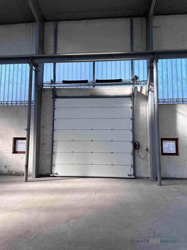 PRONÁJEM SKLADOVACÍ HALY V JOSEFOVĚ U ADAMOVA 756m2 - foto 5