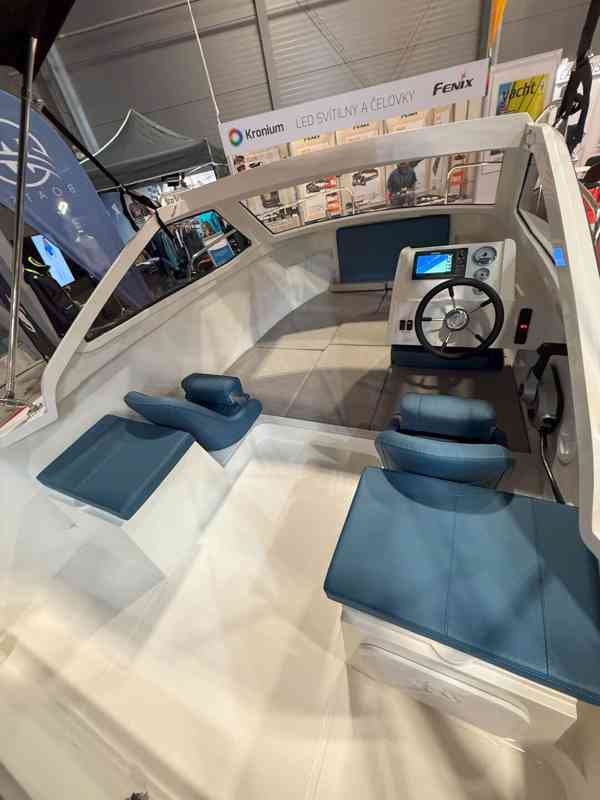 Nový motor. člun Remus 525ST + Mercury F 80 - foto 10