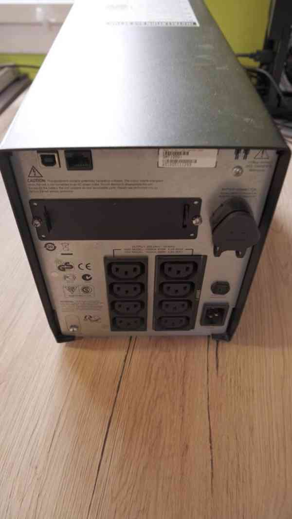  APC Smart-UPS 1000 VA LCD 230 V se SmartConnect - foto 3