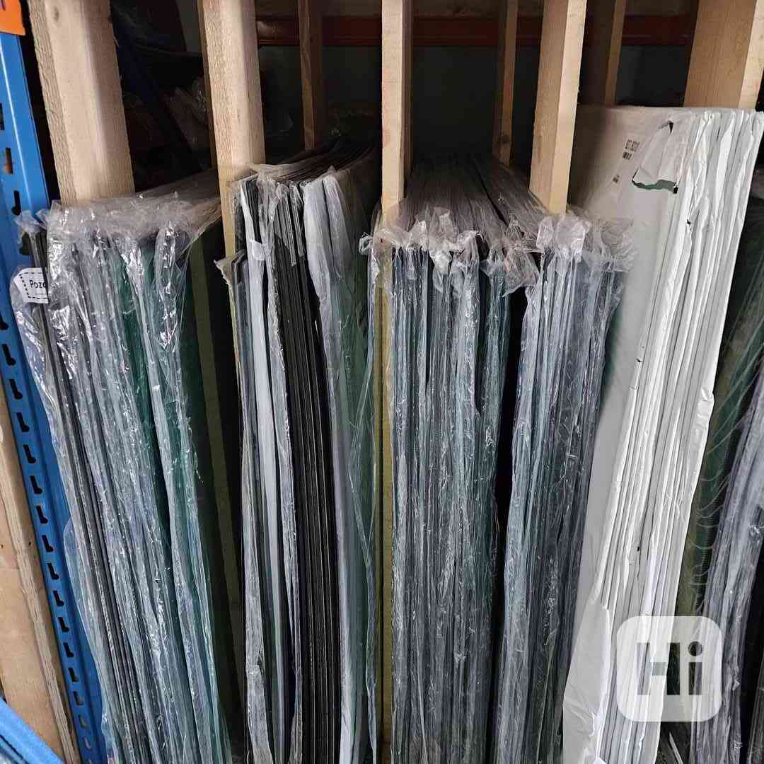 Dobrý deň Predám homologizované zadné výklopné sklá na stave - foto 1