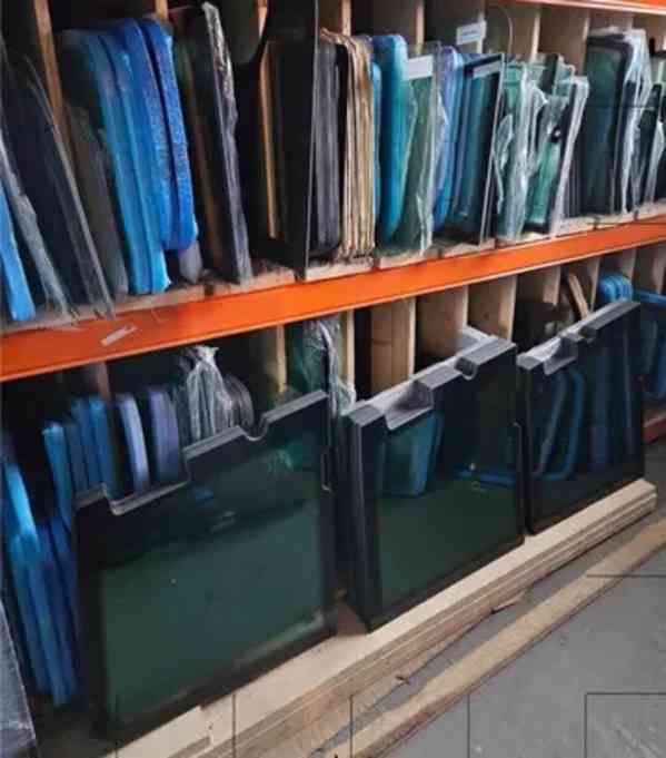 Dobrý deň Predám homologizované zadné výklopné sklá na stave - foto 2