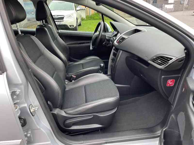 Peugeot 207, 1,4 70kW, SERVISKA - foto 16