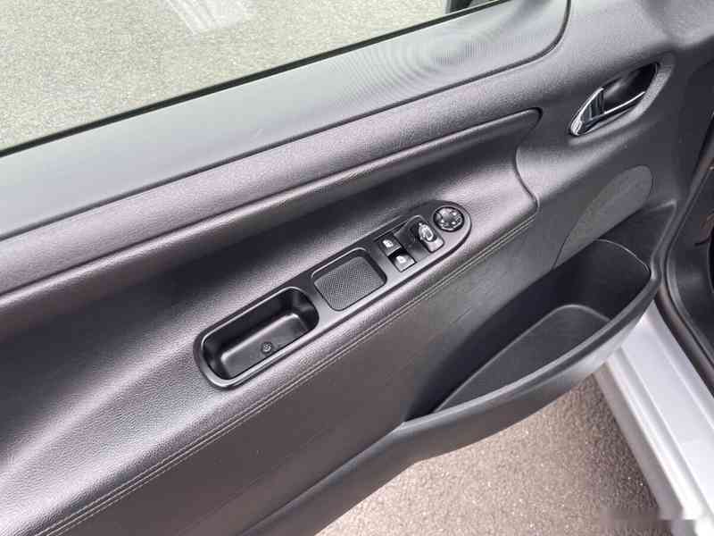 Peugeot 207, 1,4 70kW, SERVISKA - foto 10