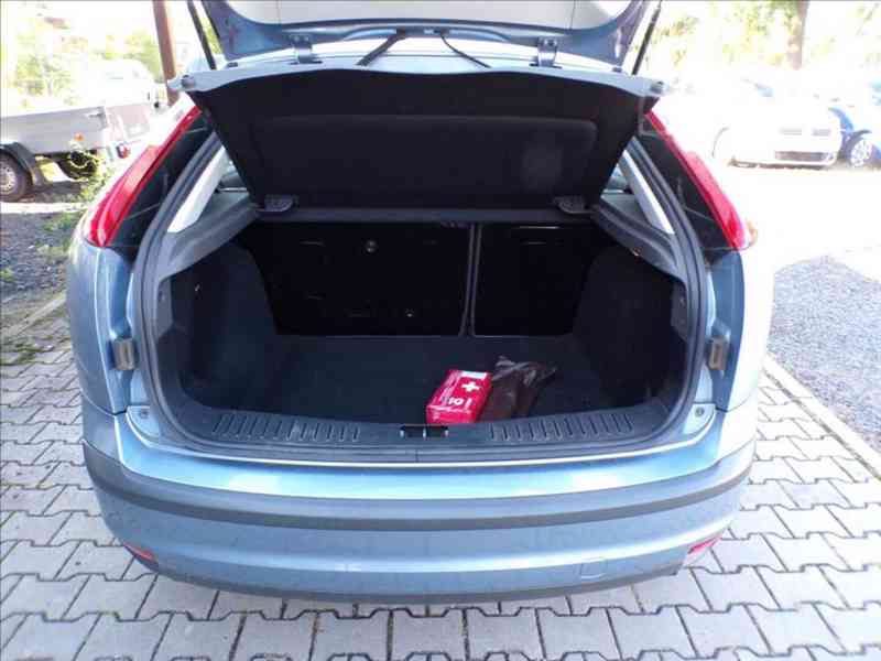 Ford Focus 2,0 TDCi XENON,KLIMA-HNED ODJÍŽDÍTE - foto 10