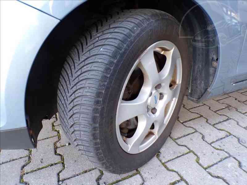 Ford Focus 2,0 TDCi XENON,KLIMA-HNED ODJÍŽDÍTE - foto 16