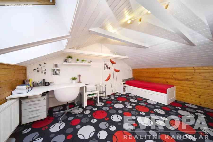 Prodej rodinného domu 198 m², pozemek 278 m² - foto 6