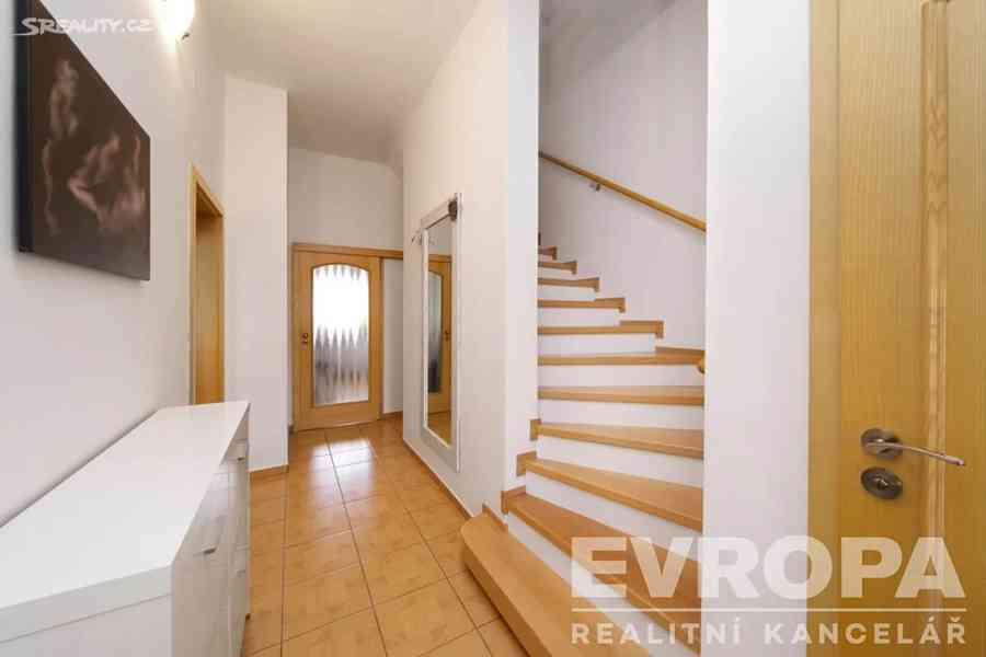 Prodej rodinného domu 198 m², pozemek 278 m² - foto 17
