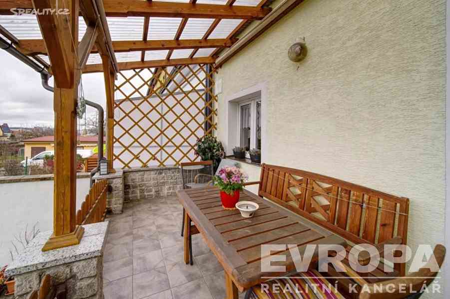 Prodej rodinného domu 198 m², pozemek 278 m² - foto 2