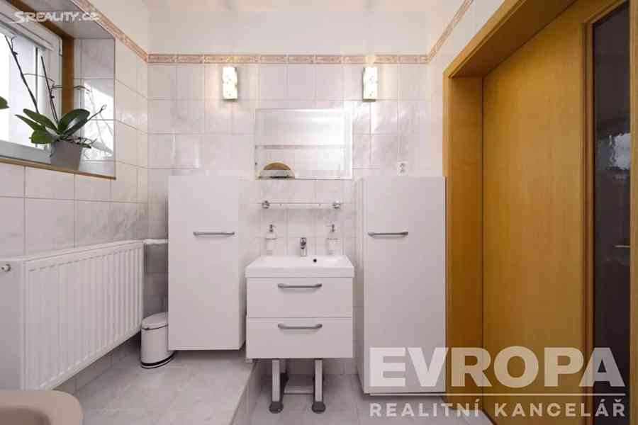 Prodej rodinného domu 198 m², pozemek 278 m² - foto 9