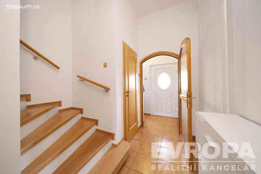 Prodej rodinného domu 198 m², pozemek 278 m² - foto 16