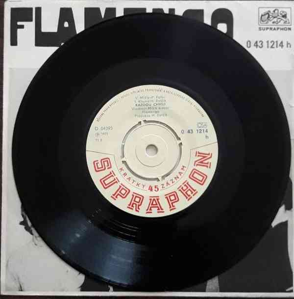 Flamengo – Každou chvíli / Týden v elektrickém městě (SP) - foto 3