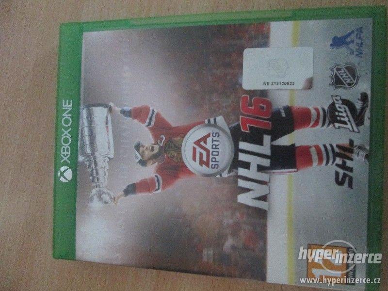 Xbox one+Ovladač+Kabeláž+FIFA17+NHL16 - foto 5