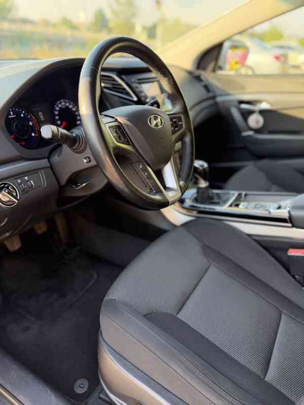 Hyundai i40 Kombi 1.7 CRDi 100 kW, 1. majitel, 27 800 km - foto 12