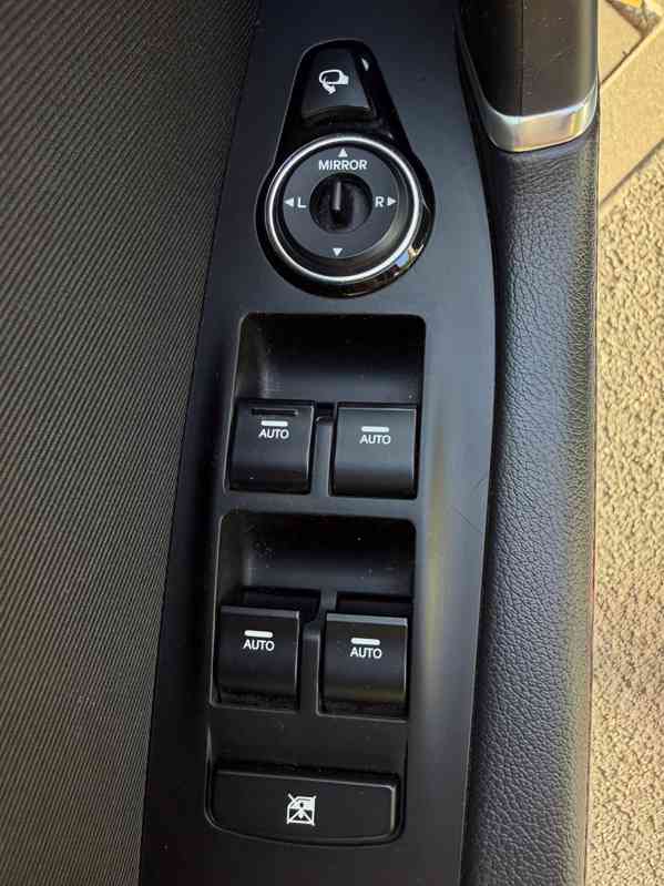 Hyundai i40 Kombi 1.7 CRDi 100 kW, 1. majitel, 27 800 km - foto 18