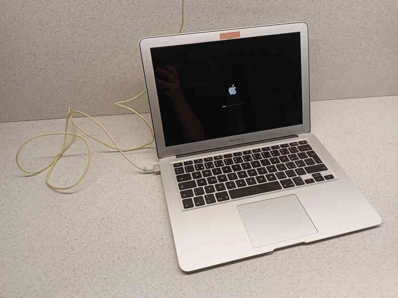 MacBook Air 13" CZ - foto 3